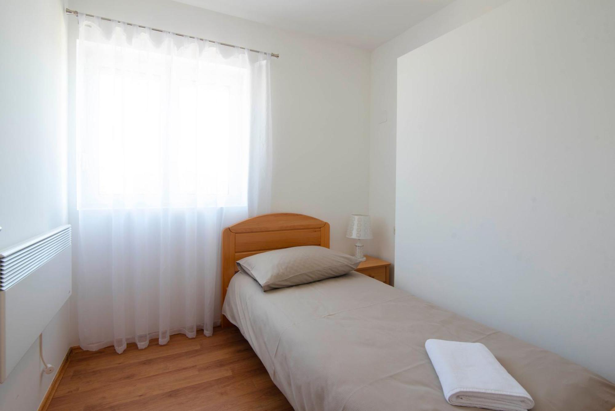 Vacation Villa Matic With 7 Bedrooms Сини Екстериор снимка