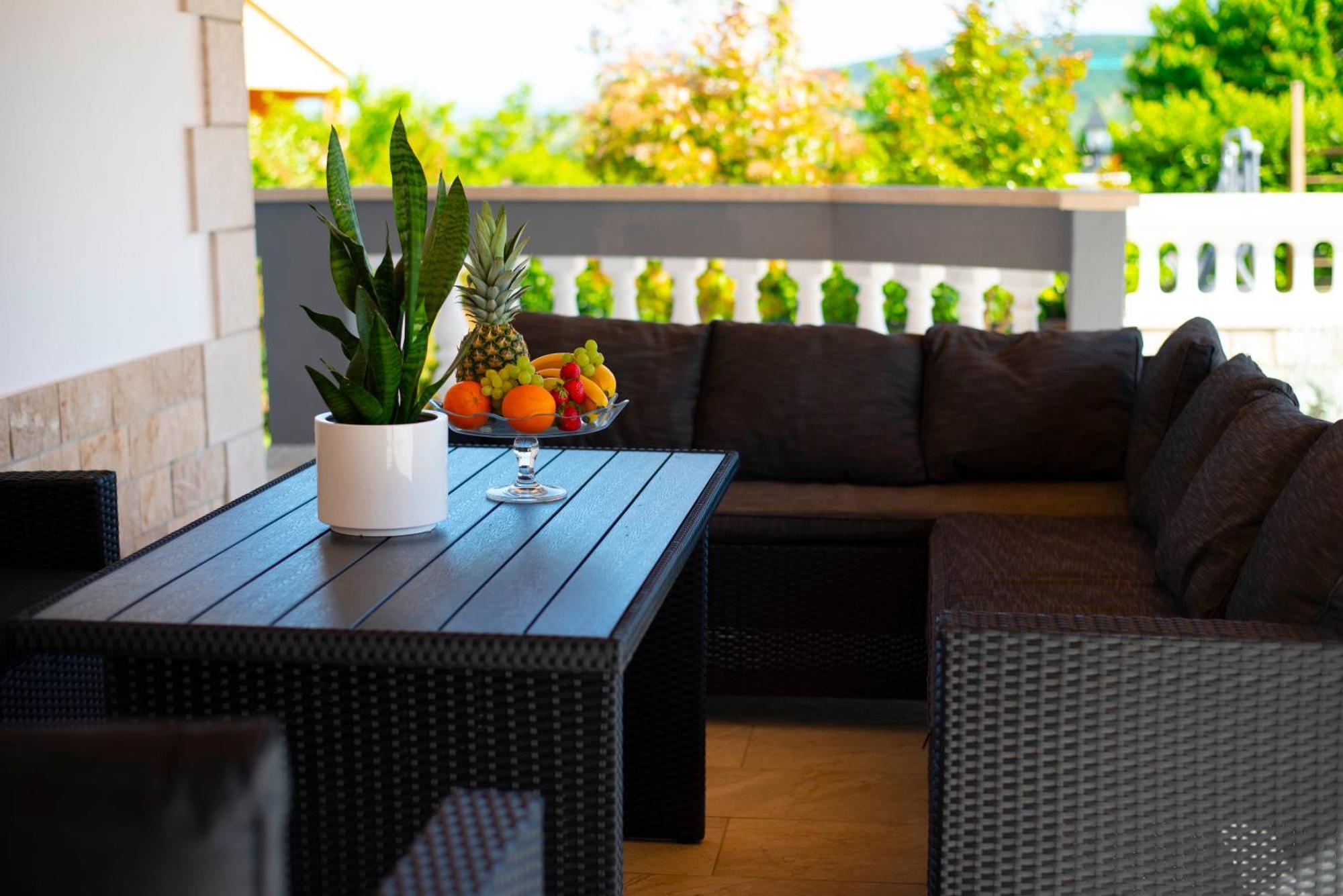 Vacation Villa Matic With 7 Bedrooms Сини Екстериор снимка