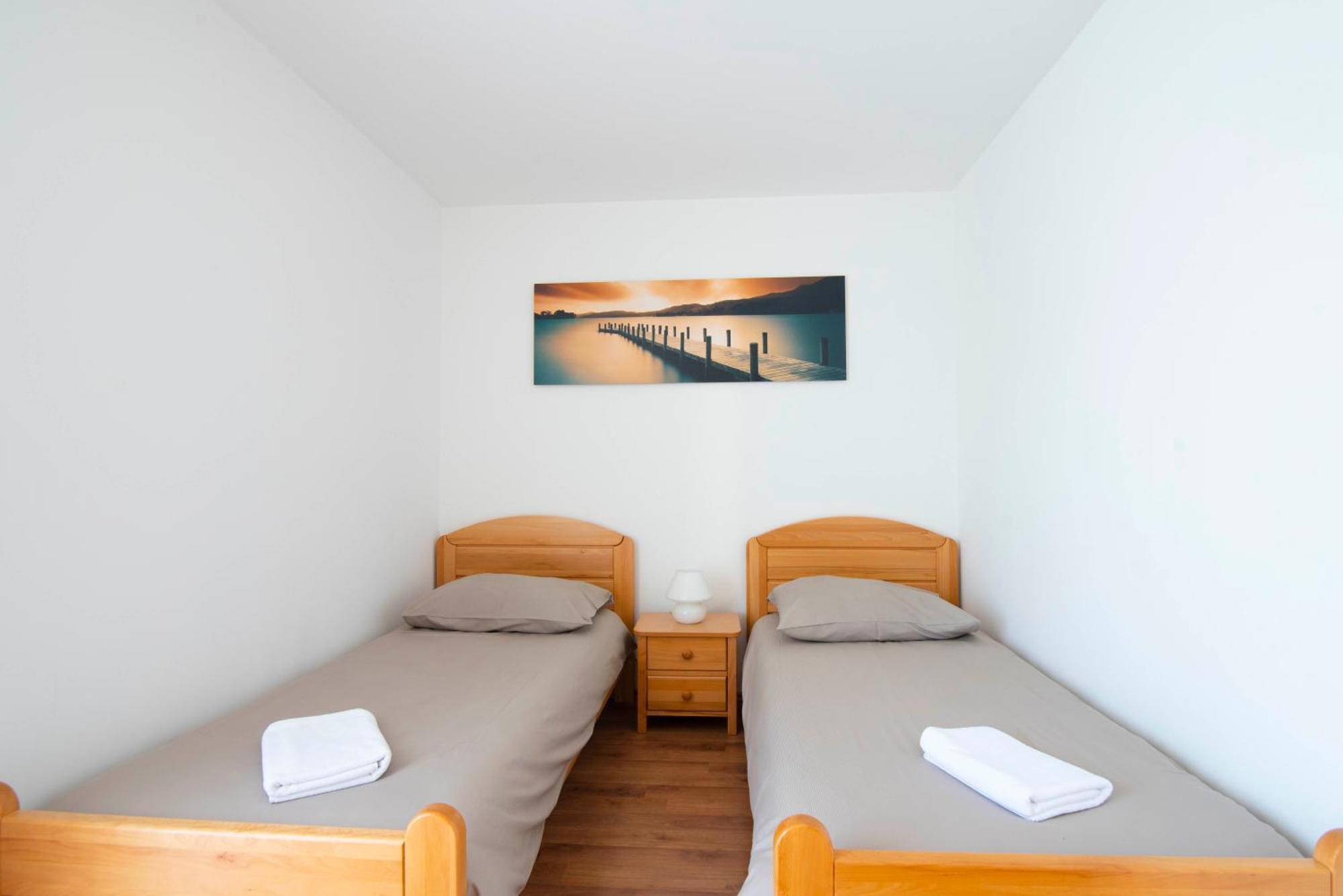 Vacation Villa Matic With 7 Bedrooms Сини Екстериор снимка
